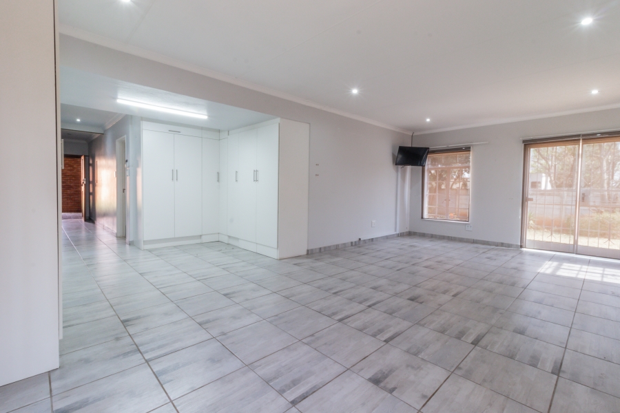 3 Bedroom Property for Sale in Ifafi North West